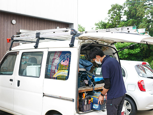 接客をするスタッフ